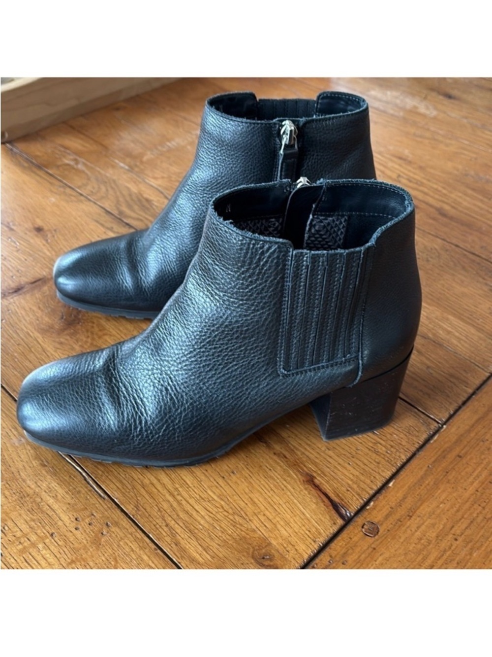 Aquatalia Charlotte Black Pebbled Leather Ankle  Boots Women’s Waterproof Size 7